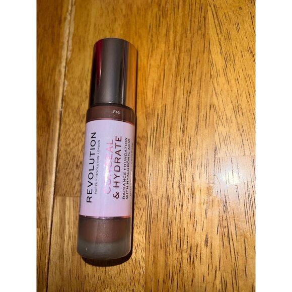 Makeup Revolution Conceal & Hydrate Foundation - 0.70 fl oz F16 - Picture 4 of 7